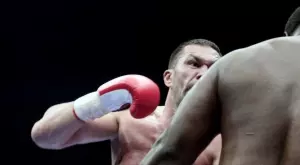 {{ otherArticle[0].article.title }}