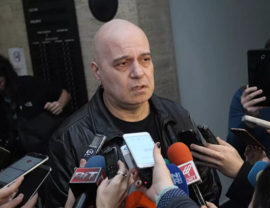 Слави Трифонов за ГЕРБ: Те са токсична партия, която трябва да изчезне