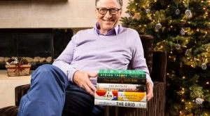 Бил Гейтс разкри кои са любимите му книги за 2016 г.