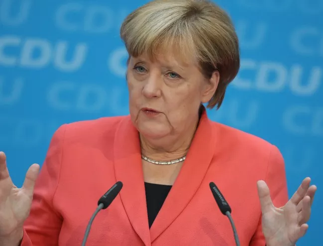 Меркел се оплака от неспазването на пакта за бежанците
