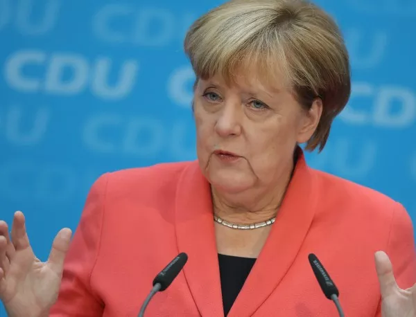 Меркел не бърза да сваля санкциите за Русия