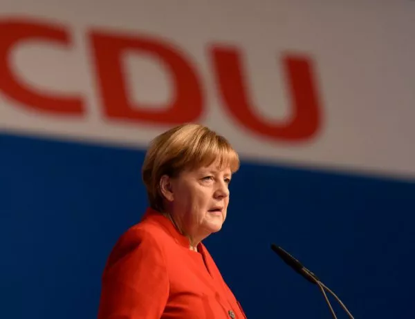 Партията на Меркел отново дръпна напред