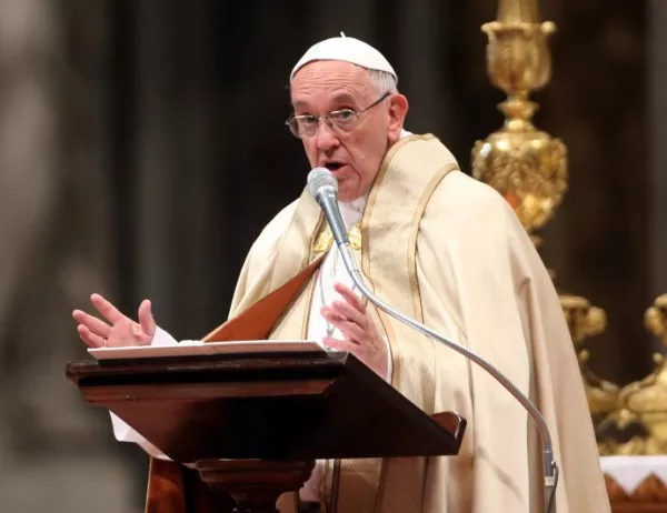 Папа Франциск призова вярващите да не превръщат парите и кариерата в смисъл на живота си