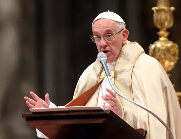 Папата направи сравнение между аборта и наемните убийци