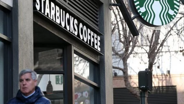 Starbucks се отказва от пластмасовите сламки