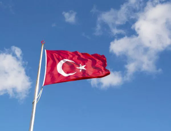 В Турция задържаха терористи, планирали атентат преди референдума