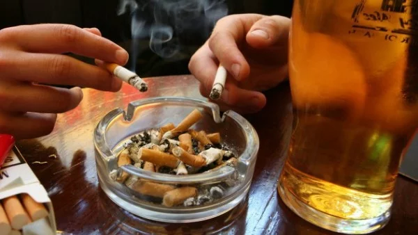 Какви консуматори сме в ЕС - ядем малко, пием повече и пушим като комини