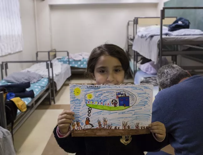 През февруари 10 000 деца на бежанци ще ходят на училище в Гърция