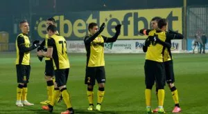 {{ otherArticle[0].article.title }}