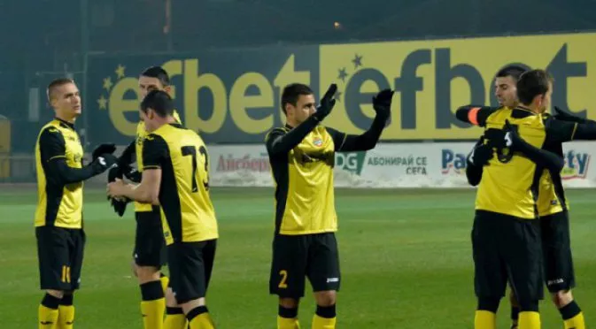 Евробоецът Ботев изненадващо загуби у дома на старта на Първа лига
