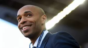 Анри отсвири Астън Вила, насочи се към френския елит