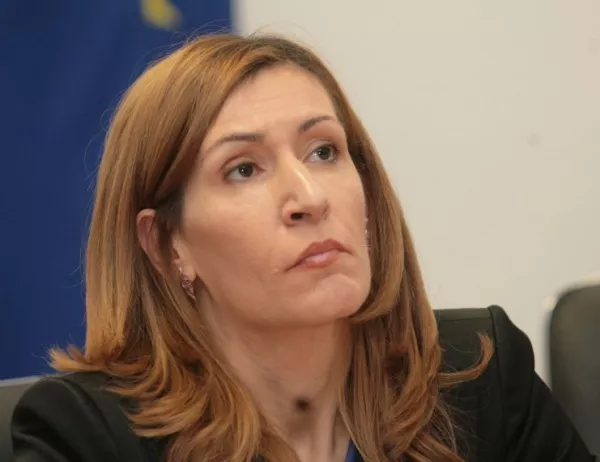 Ангелкова: Трябва да регламентираме къмпингуването като в Гърция, Италия и Малта
