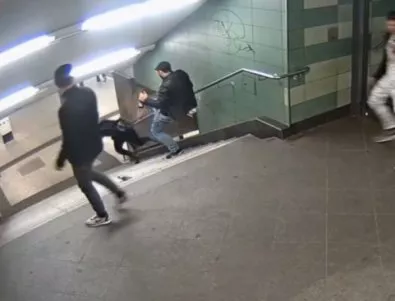 Повдигнаха обвинение на българина, ритнал жена в берлинското метро
