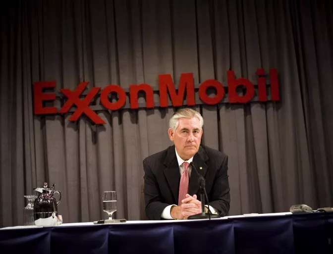 Тилерсън подаде оставка като директор на ExxonMobil, готви се за държавен секретар на САЩ