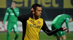 {{ otherArticle[0].article.title }}