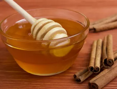 Мед и канела - как тази комбинация влияе на тялото