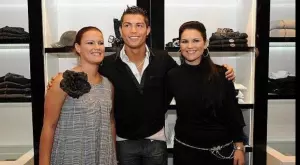 {{ otherArticle[0].article.title }}