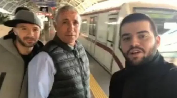 Уникално ВИДЕО: Стоичков се качи в софийското метро 
