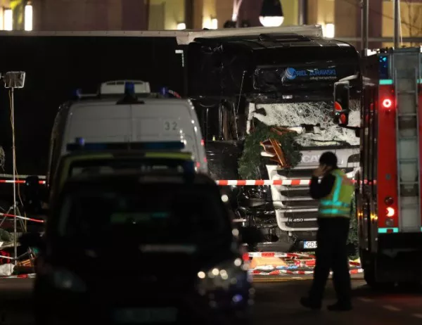 Трима загинали, 30 ранени при катастрофа в Прага