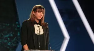 {{ otherArticle[0].article.title }}