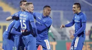 {{ otherArticle[0].article.title }}