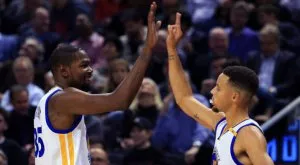 Звезда на Голдън Стейт аут поне до април