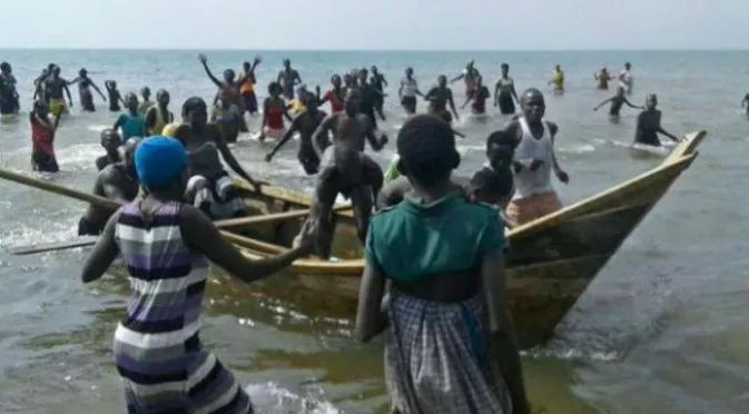 Нова трагедия - отбор и феновете му се удавиха в Уганда