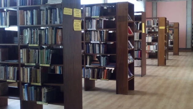Можем ли да се организираме и да дарим книги на библиотеките в България?