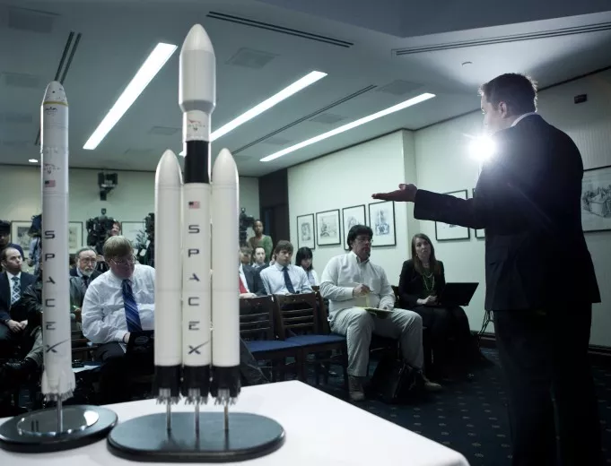 Илон Мъск: Falcon 9 излита другата седмица