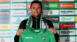 {{ otherArticle[0].article.title }}