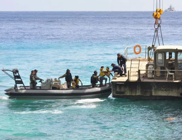 Турската брегова охрана задържа 83 мигранти, тръгнали за Италия