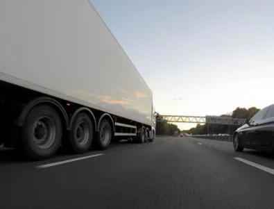 Ограничава се движението на камионите над 12 тона по най-натоваренитe пътища