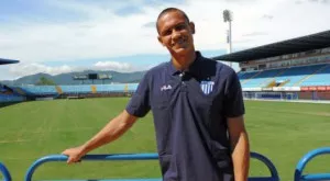 {{ otherArticle[0].article.title }}