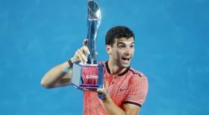 {{ otherArticle[0].article.title }}