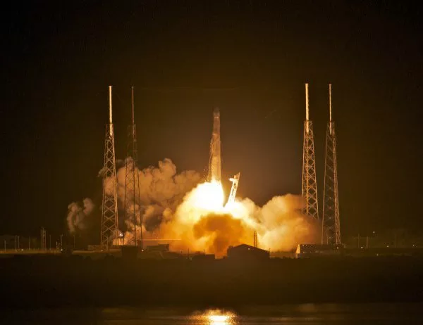 SpaceX успя да изстреля ракета "втора ръка"