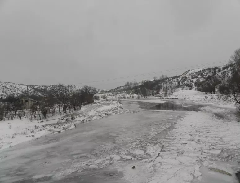 Бистрица и Струма край Благоевград замръзнаха (СНИМКИ)