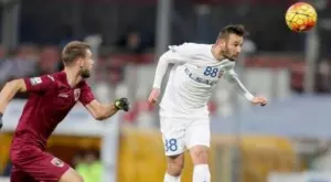 Български футболист записа юбилеен мач №200 в съседка на България