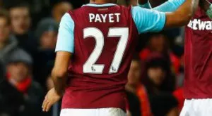 Какво направиха с фланелките на Пайе в Лондон?