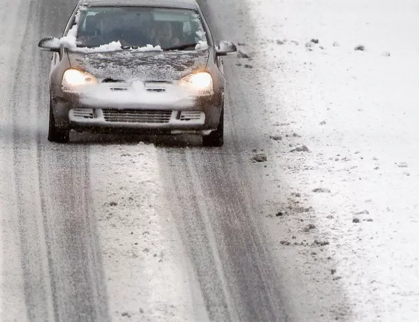 Снегът в Гърция предизвика транспортен хаос