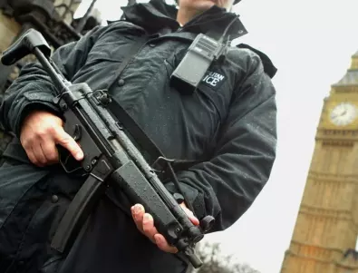 Стрелба в Източен Лондон, жена е загинала