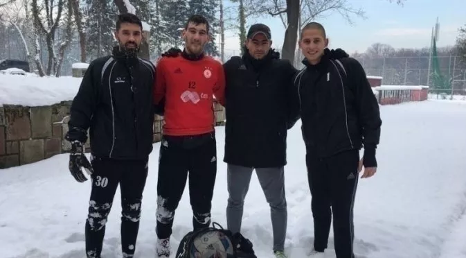 Снежна тренировка за вратарите на ЦСКА (ВИДЕО)