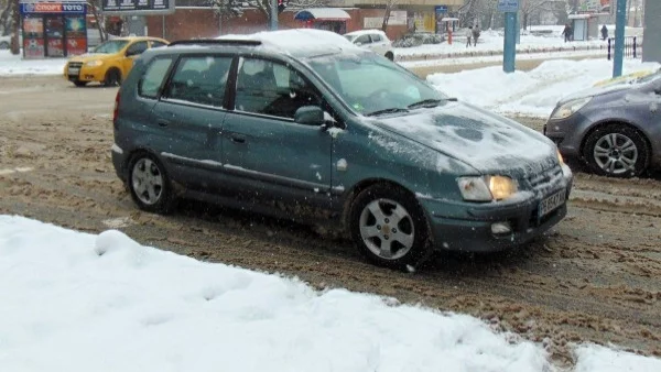 Над 70 катастрофи в София от началото на деня