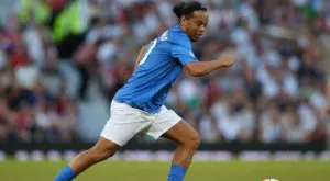 Роналдиньо се завръща във футбола