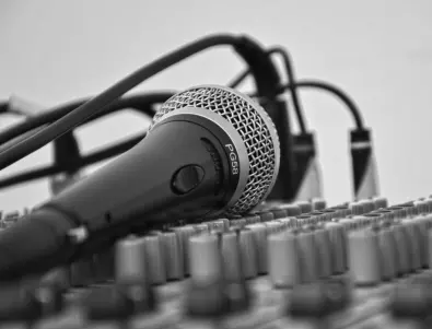 Напълно безплатен изкуствен интелект превръща запис от диктофон в професионално аудио