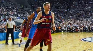 В Испания питат: Барселона, какво направи с Везенков?