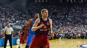 Фенове разпитват Везенков защо не играе