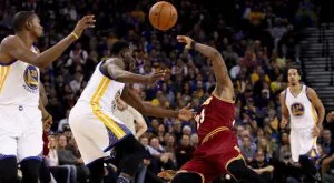 ВИДЕО: Няма футболист, който да симулира по-добре от ЛеБрон Джеймс