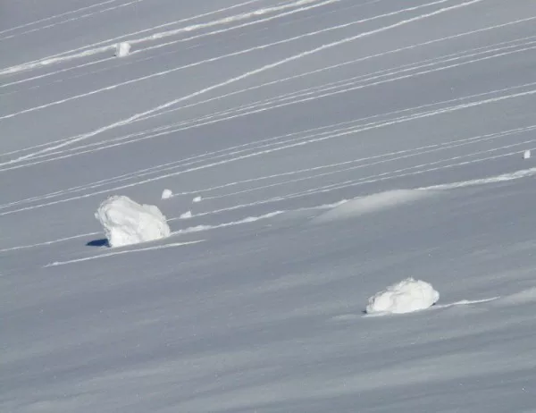 Четирима скиори загинаха при лавина във френската част на Алпите