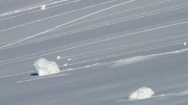 Четирима скиори загинаха при лавина във френската част на Алпите