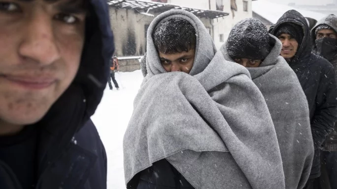 Германия започва да плаща на бежанци, за да си тръгнат